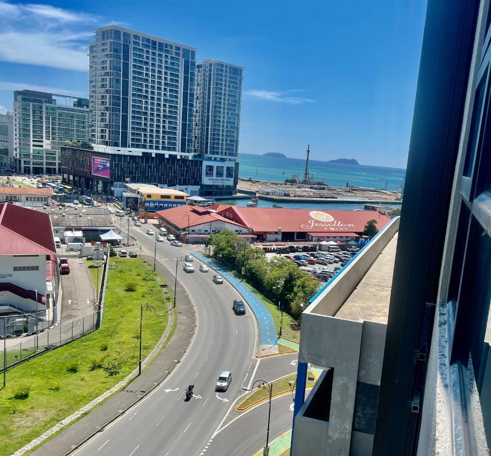 Botiza Suites At Jesselton Quay Kota Kinabalu Exterior foto